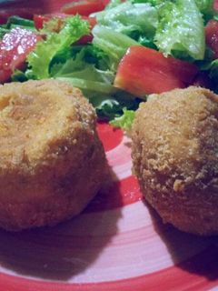 Una foto de Bombas de papas con queso azul