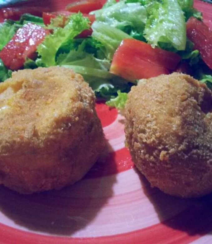 Una foto de Bombas de papas con queso azul