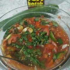 A picture of Sambal matah segar.