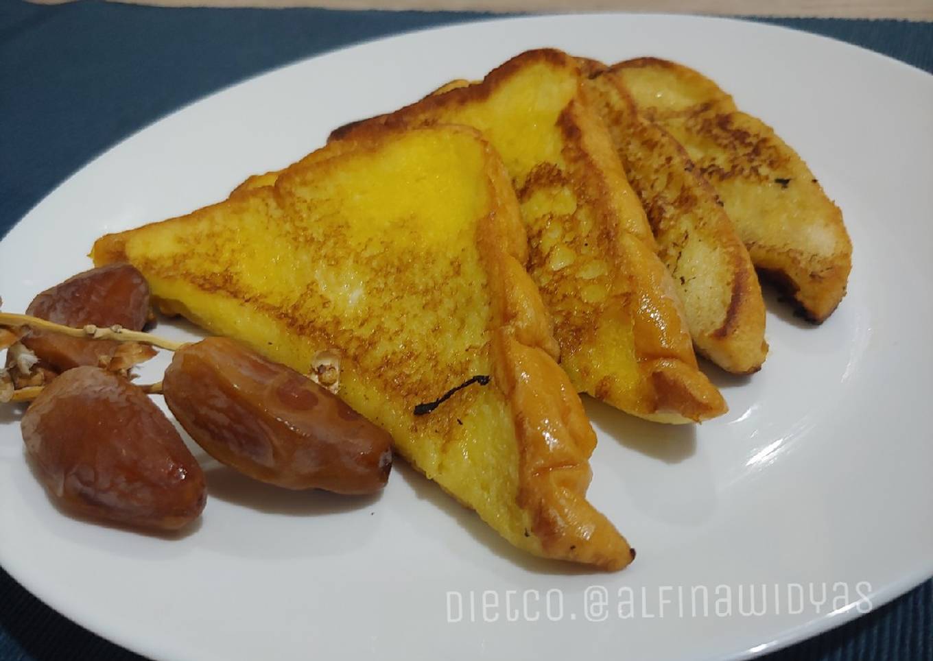 French Toast(Very Simple, No Milk Added)