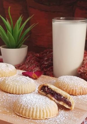A picture of Mamoul (Eid biscuits).