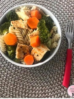 Una foto de Bowl de pasta con verduras