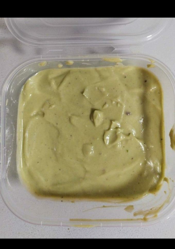 Una foto de Dip light de aguacate y queso de untar