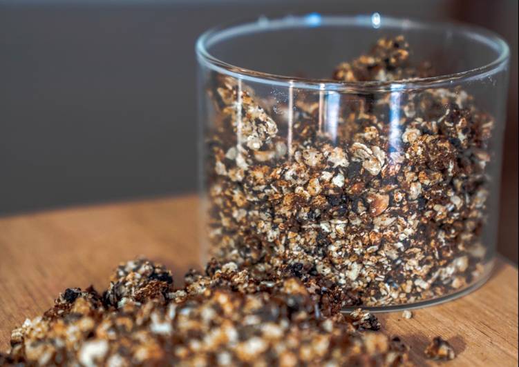 GRANOLA DI GRANO SARACENO ALL’ALBICOCCA E CIOCCOLATO