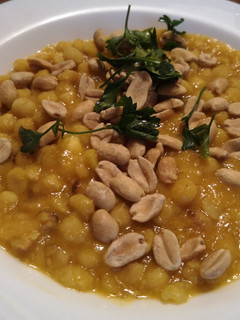Una foto de Curry de garbanzos atomatado