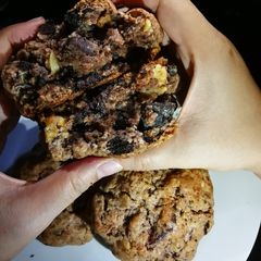 A picture of Big Cookies.