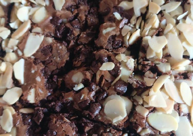 Brownies Coklat Almond