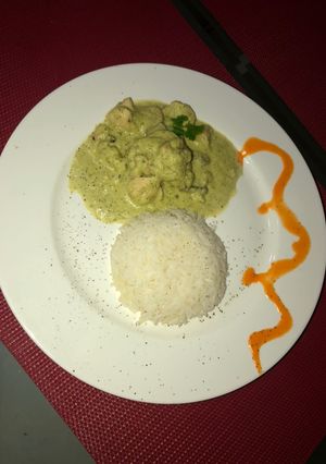 Una foto de Pollo papas champiñón en salsa de brócoli 🥦 Jah live