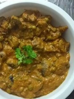 मिलनी मटर मशरुम (Miloni Matar Mushroom recipe in hindi) रेसिपी मुख्य फोटो