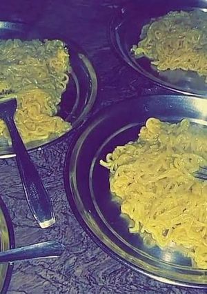 A picture of Maggi boiled.