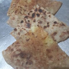 A picture of Aaloo ka paratha.