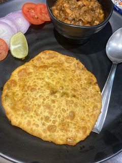 पनीर भटूरा (paneer bhatura recipe in Hindi) रेसिपी मुख्य फोटो