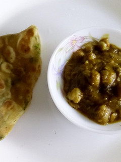 A picture of Methi leaves chapati.