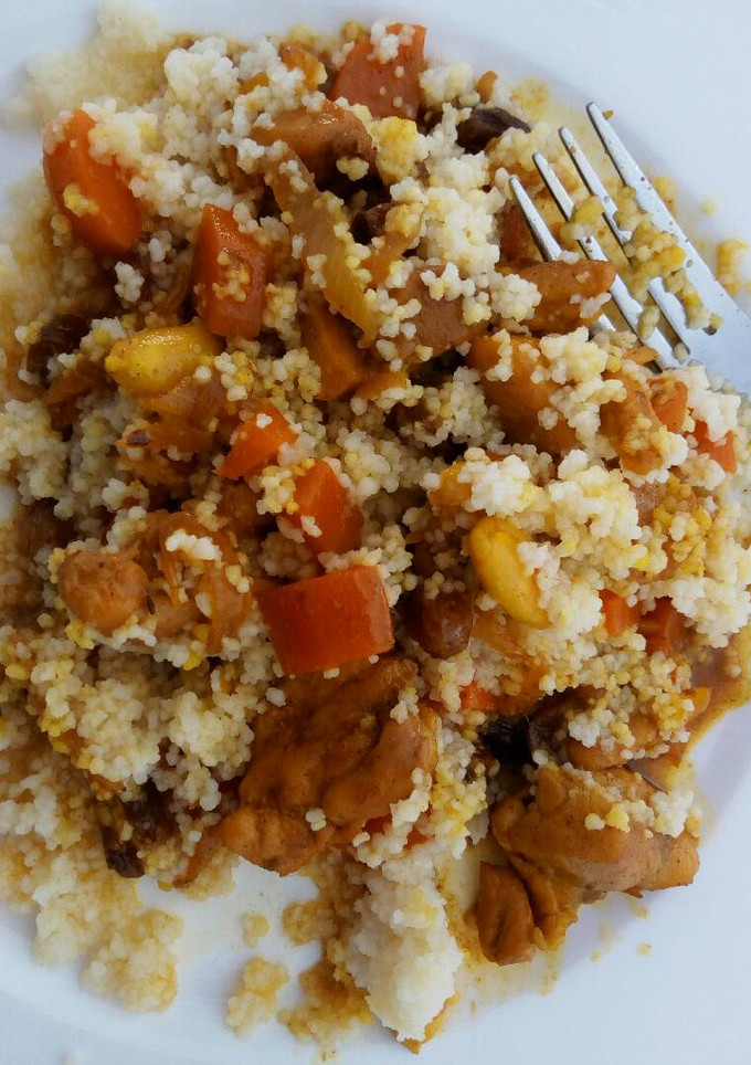 Una foto de Pollo con cuscús