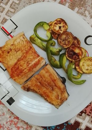 عکسی از دستور ماهی سالمون با سبزیجات