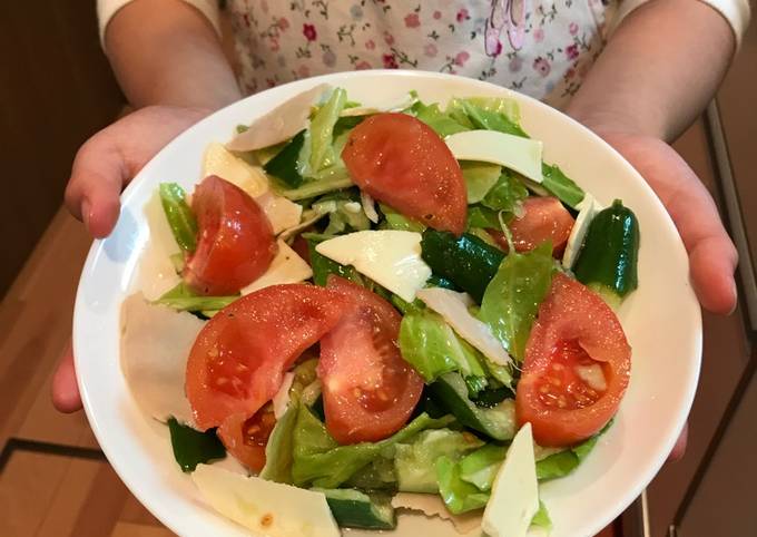 Salad kubis mentimun dengan ham & cheese 🥗 foto resep utama
