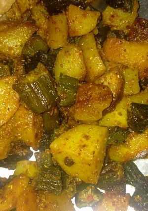 A picture of Bhindi aloo ki sabji.
