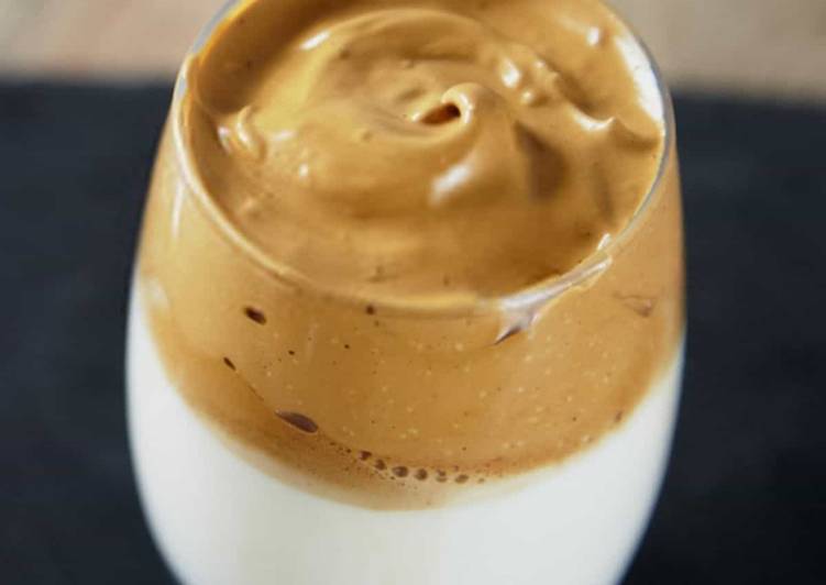 How to Make Delicious Dalgona Coffee