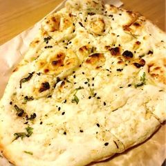 A picture of Garlic Nan without Oven.