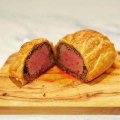 A picture of Beef wellington.