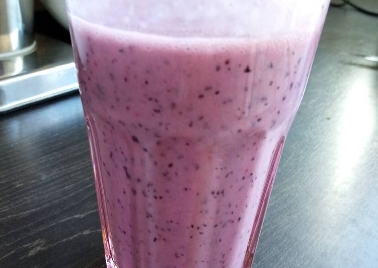 Smoothie vegano con frutas frescas