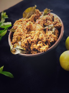 Andhra special usirikaya thurumu nilava pachadi (Usirikaya thurumu nilava pachadi recipe in tamil) செய்முறை முக்கிய புகைப்படம்