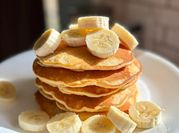 A picture of banana pancakes