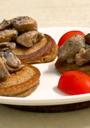 A picture of Mushroom on Ragi Pancakes.