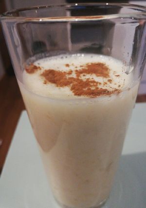 Una foto de Batido de plátano y piña