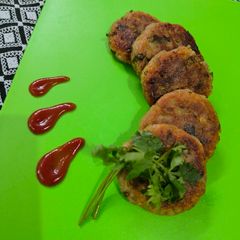A picture of Sweet Potato and Raw Banana Tikki.