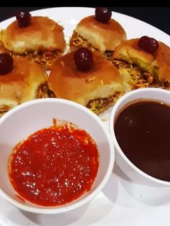 કચ્છી દાબેલી (Kutchi Dabeli) રેસીપી મુખ્ય ફોટો