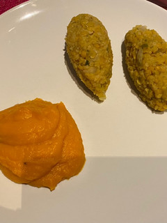 Une photo de Boulettes de lentilles corail et purée de patates douces