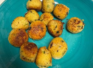 Foto principal de Bolitas de patata, calabacín y queso. (BLW +12 meses)