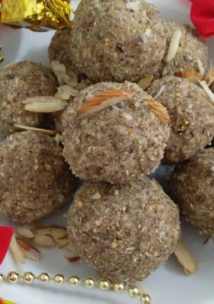 A picture of Healthy flakes seed ladoo.