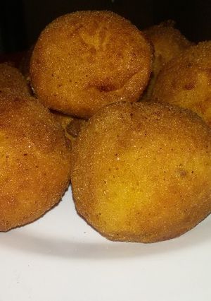 A picture of Yam balls.
