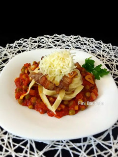 Una foto de Fetuccini con panceta y guisantes (pasta fresca)