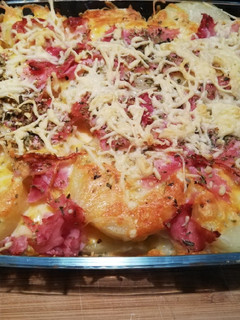 Una foto de Pastel de patata con jamón dulce y queso