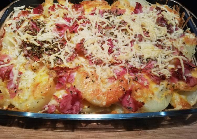 Pastel de patata con jamón dulce y queso