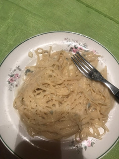Una foto de Fideos con salsa de queso azul