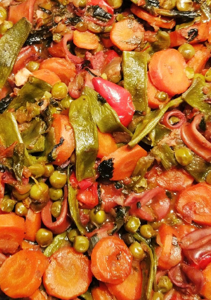 Una foto de Calamares con verduras
