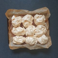 Hard small French Meringues A picture of Hard small French Meringues.