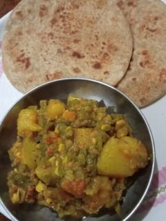 आलू सेम (aloo sem recipe in Hindi) रेसिपी मुख्य फोटो