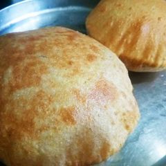 A picture of Crispy poori.