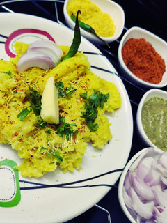 સુરતી લોચો(Surti locho recipe in gujarati) રેસીપી મુખ્ય ફોટો