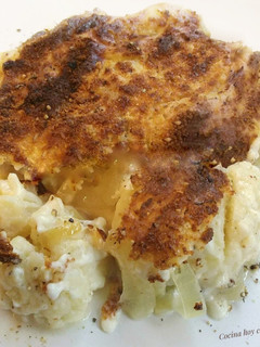 Una foto de Coliflor con cebolla y salsa bechamel gratinada al horno #sorpresas