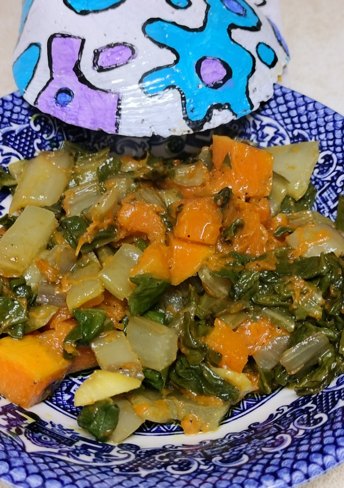 Una foto de Salteado de acelgas y calabaza con curry