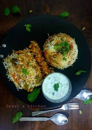 વેજ દમ બિરયાની (Veg Dum Biryani Recipe In Gujarati) રેસીપી મુખ્ય ફોટો