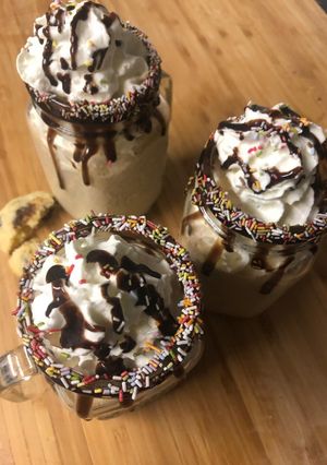 Une photo de Milkshake vanille et cookies au chocolat