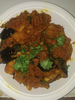 आलू बैंगन की चटपटी सब्जी (aloo baingan ki chatpati sabzi recipe in Hindi) रेसिपी मुख्य फोटो