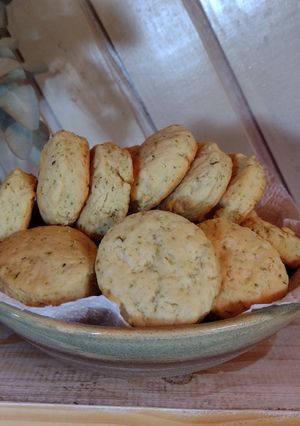 Una foto de Scones de queso🧀 y orégano